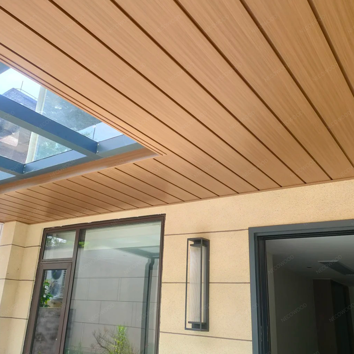 Techos para exteriores Necowood ASA: casos de aplicación en el Sudeste Asiático y Medio Oriente